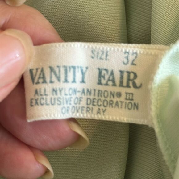 Vintage Vanity Fair Green Mint Green Long Sleeve Nylon Robe with Cream Lace - Picture 8 of 9